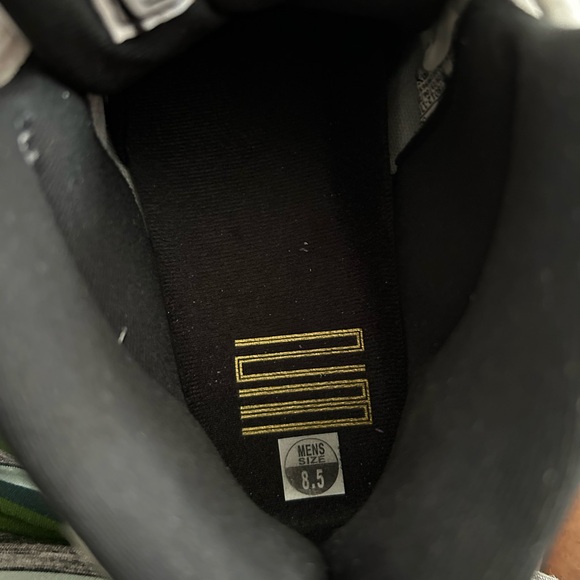 Jordan 11 Gratitude - Picture 10 of 14